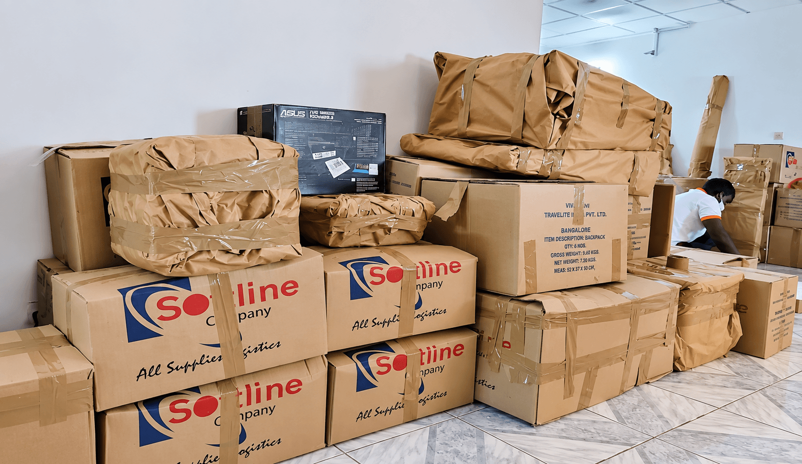 Cartons et camion pour déménagement international